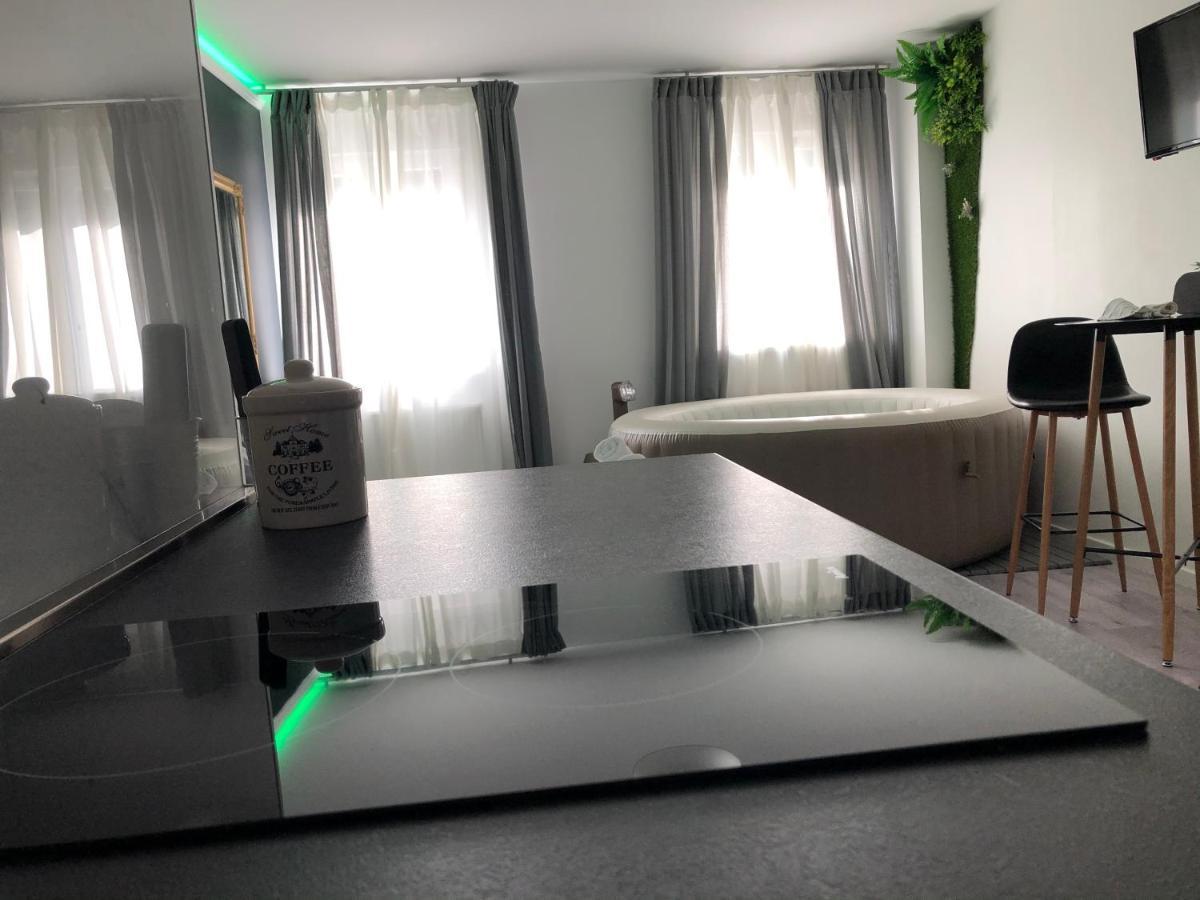 Apartment Zagreb Jacuzzi Esterno foto