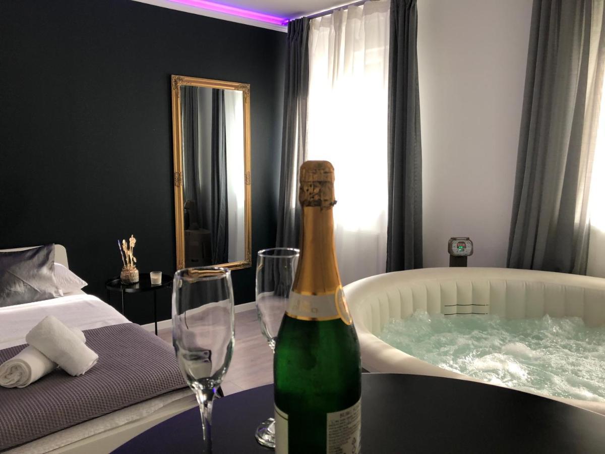 Apartment Zagreb Jacuzzi Esterno foto