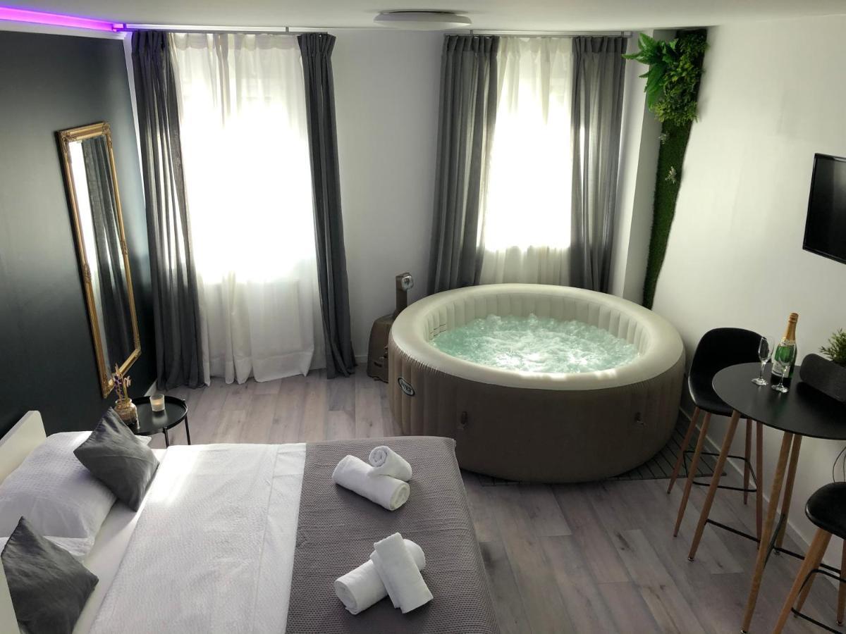 Apartment Zagreb Jacuzzi Esterno foto