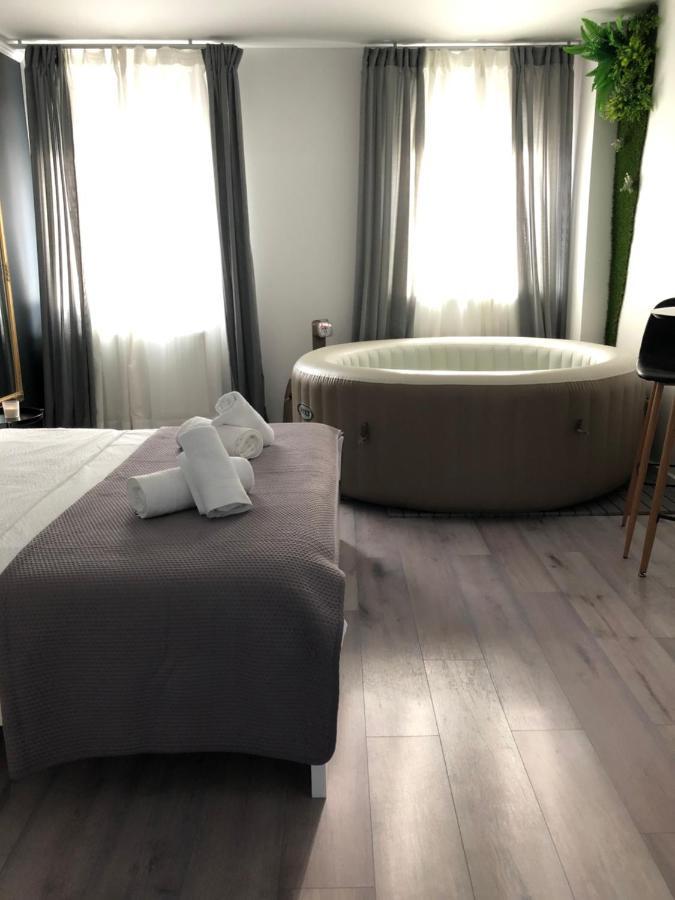 Apartment Zagreb Jacuzzi Esterno foto